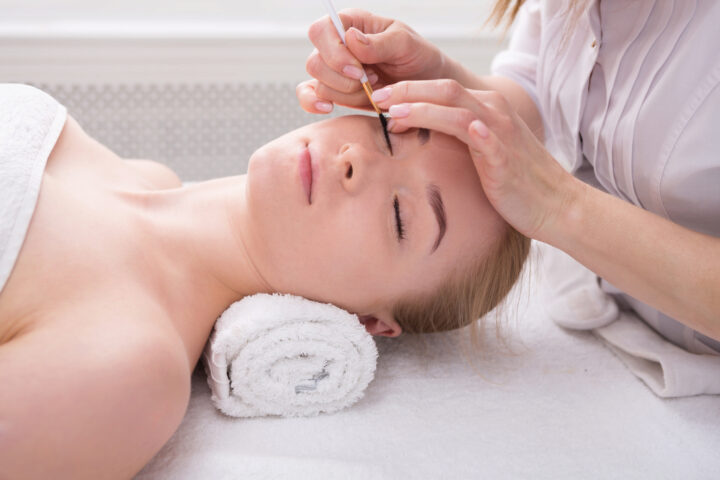 Wimpern färben