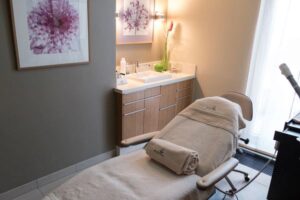 Treatment: Women's Facial Hair Removal Package