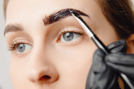 Coloration des sourcils