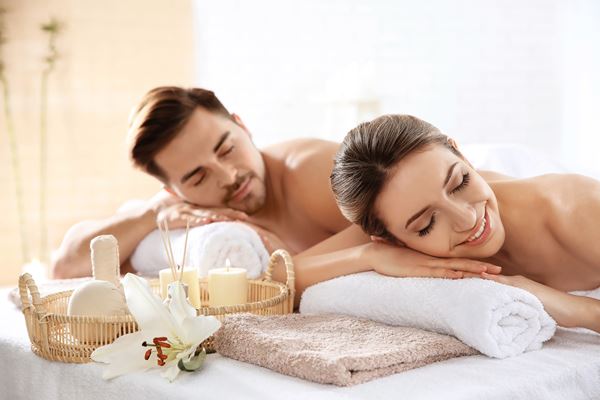 Promotion: Massage pour deux à l'huile de genévrier